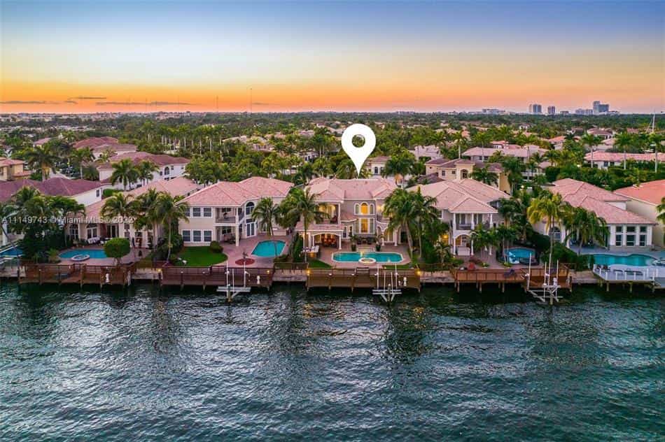 Condominium in Beverley Beach, Florida 10135869