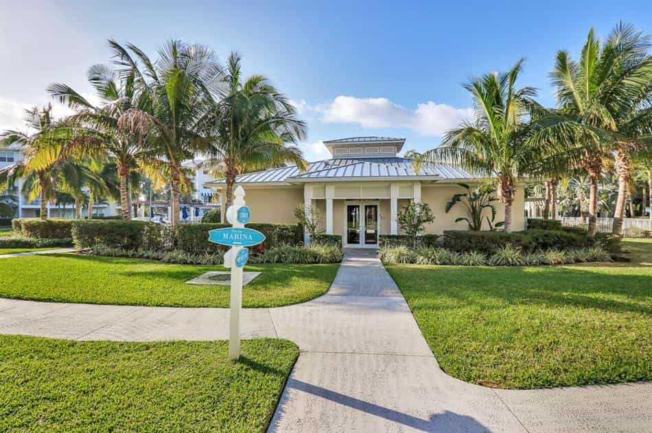 Condominium in North Palm Beach, Florida 10135875
