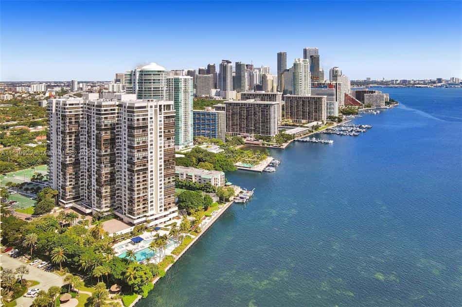 Condominium in Miami, Florida 10135900
