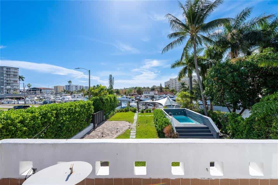 Condominium dans Miami, Florida 10135901