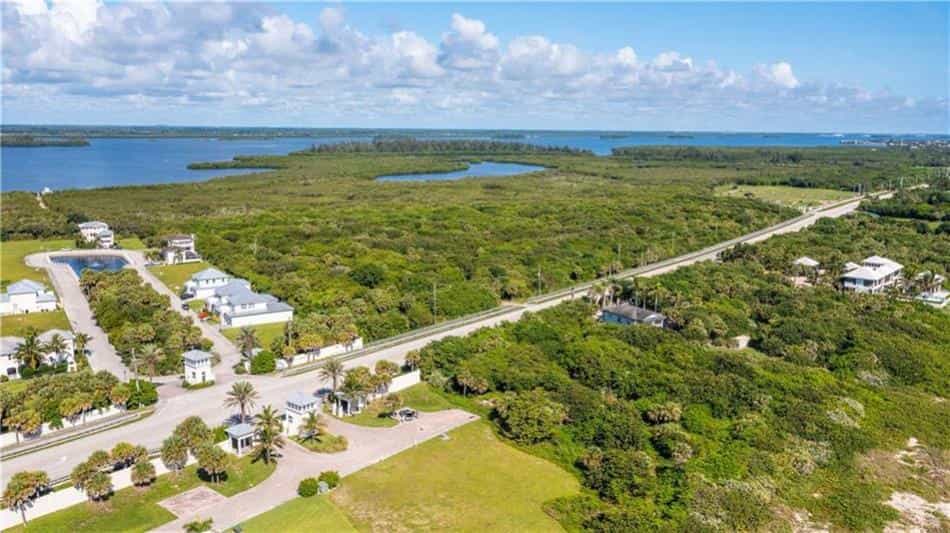 Land in Queens Cove, Florida 10135909