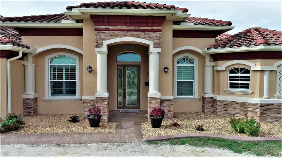 House in El Jobean, Florida 10135919