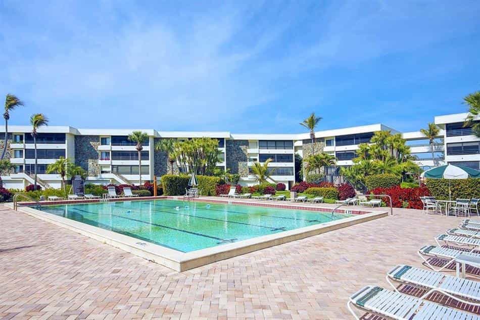Condominium in Sanibel, Florida 10135936