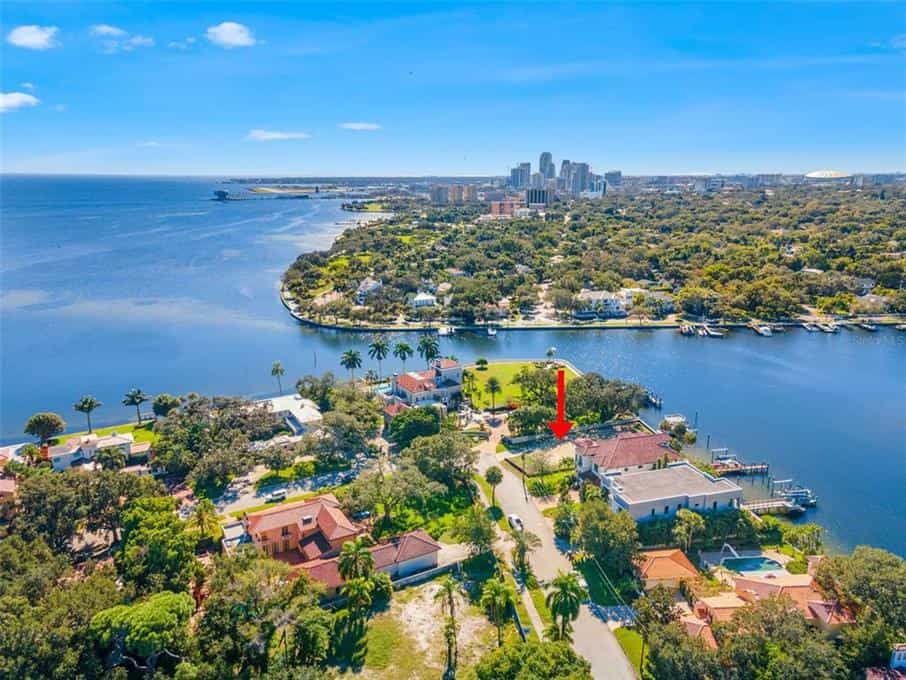 Land in St. Petersburg, Florida 10135954