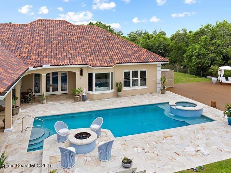 House in Vero Beach, Florida 10136006