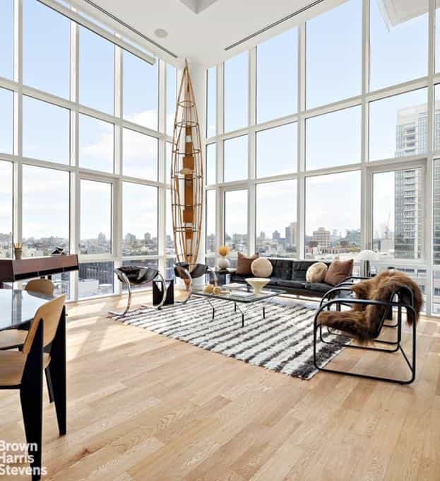 Condominium in New York, New York 10136480