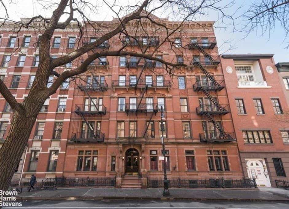 Condominium in New York, New York 10136537