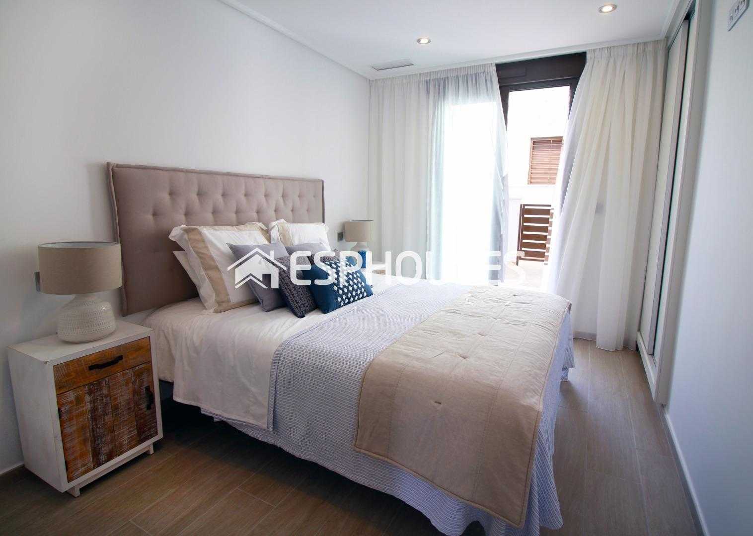 Condominium in La Horadada, Valencia 10136890