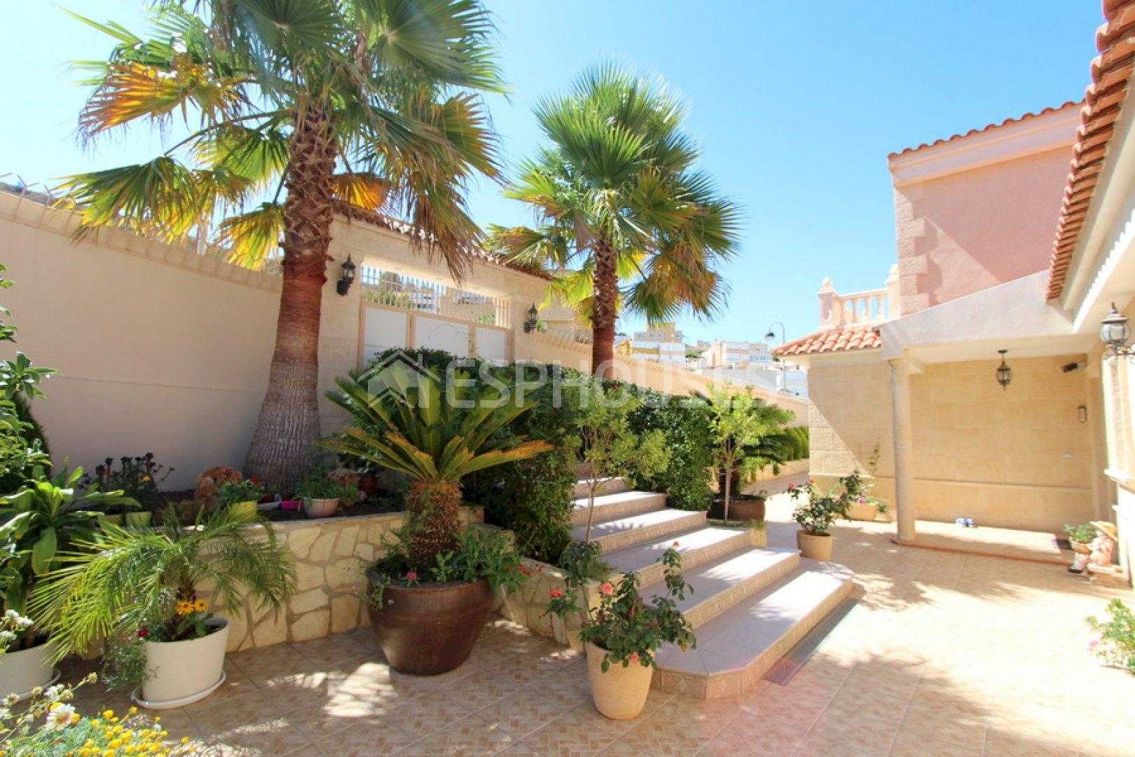 House in Benidorm, Comunidad Valenciana 10137338