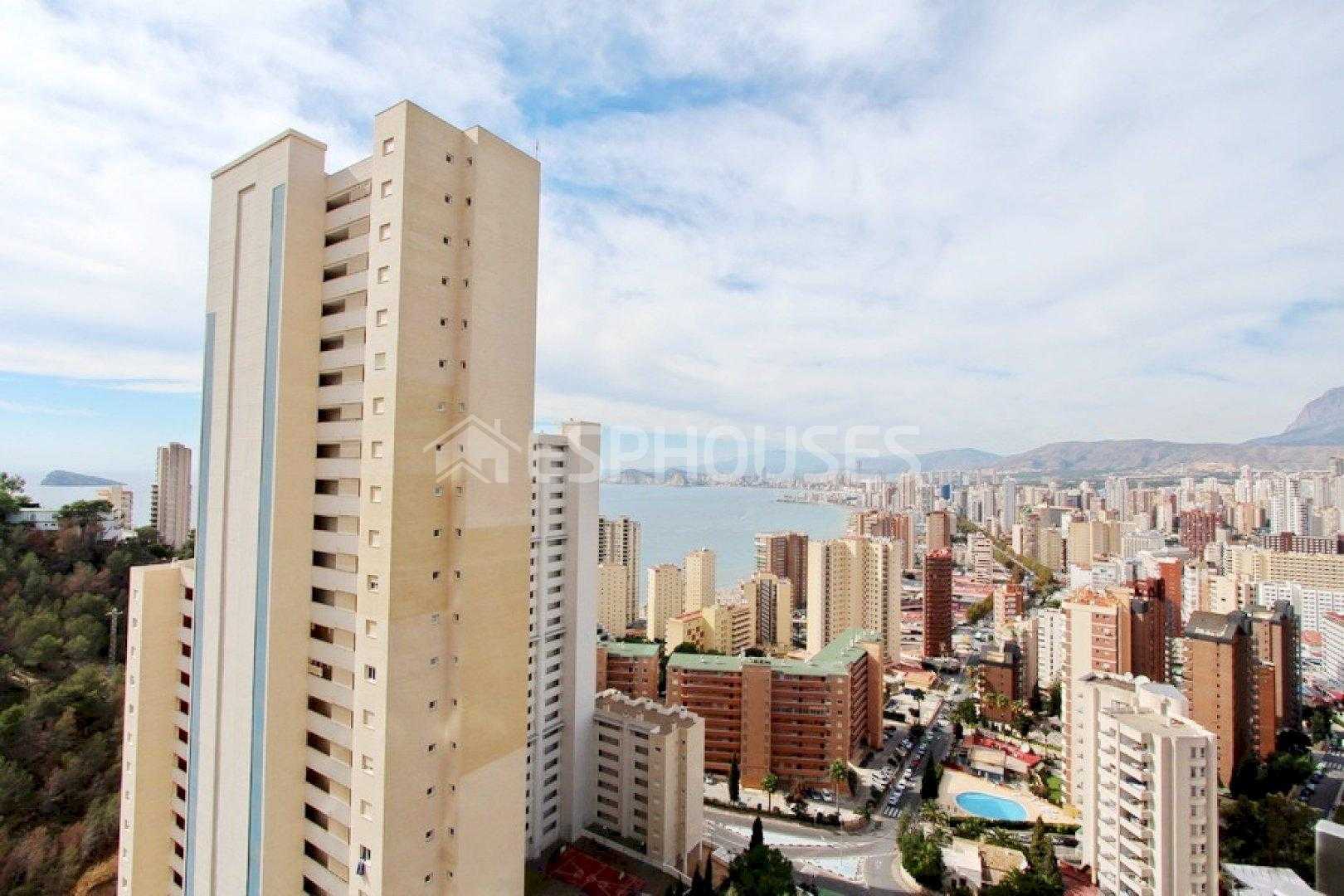Condominium in Benidorm, Comunidad Valenciana 10137347