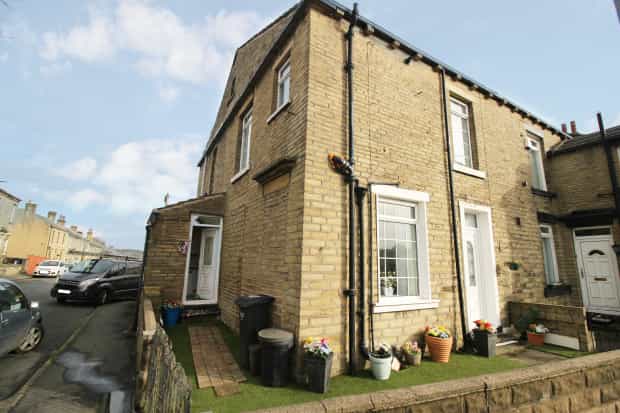 House in Brighouse, Calderdale 10137387
