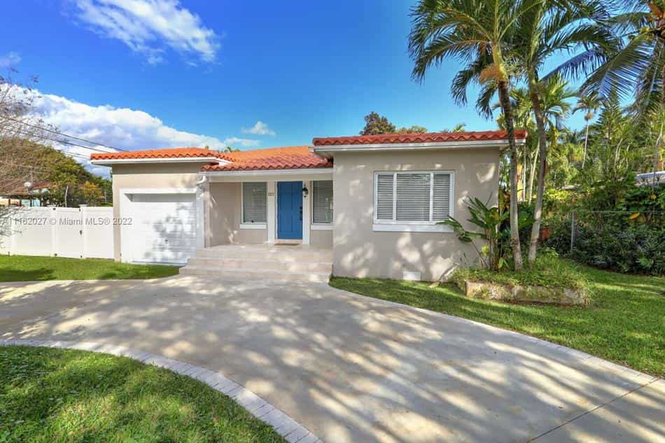 Condominium in Coral Terrace, Florida 10137575