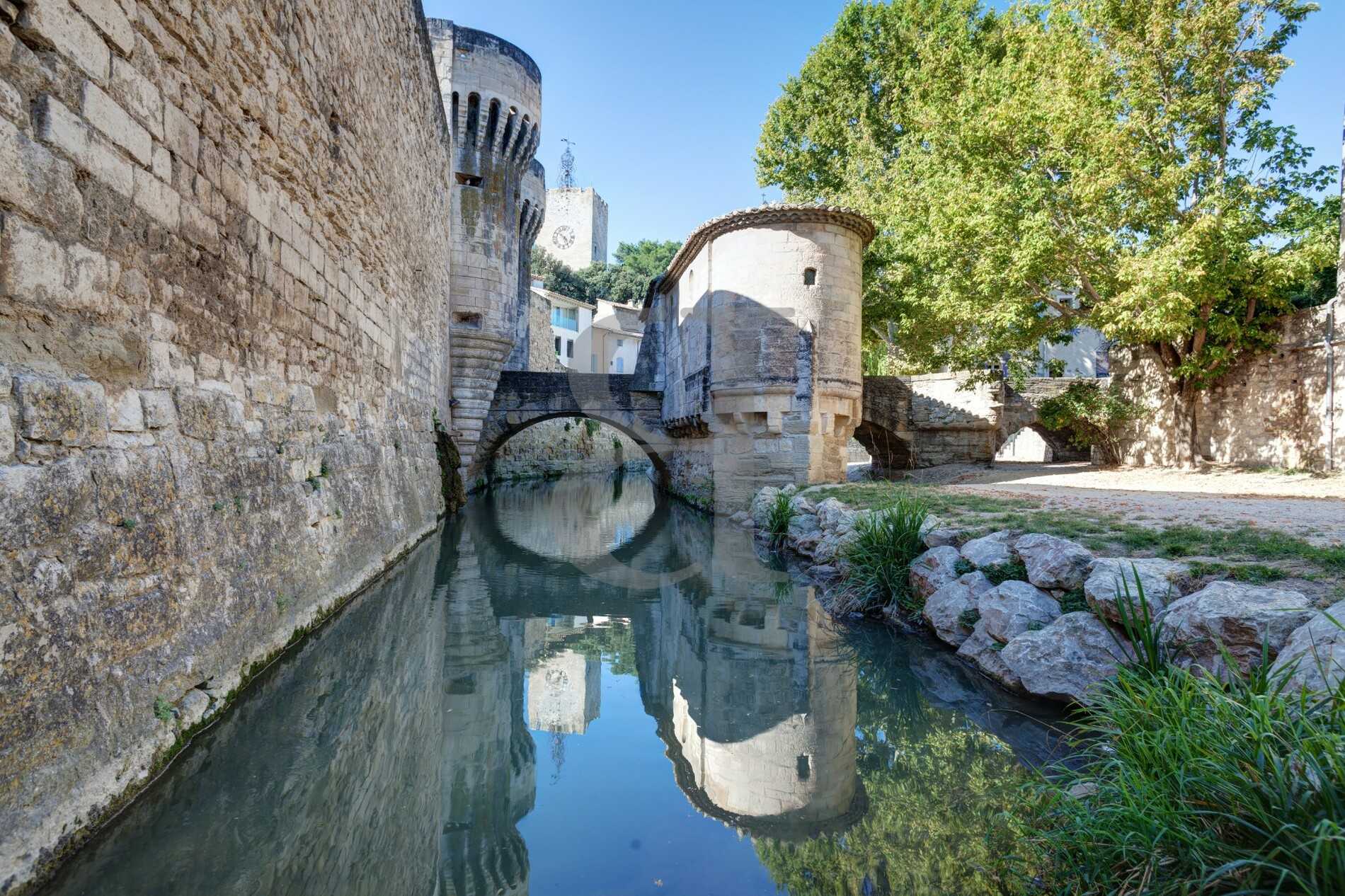 loger dans Pernes les Fontaines, Provence-Alpes-Côte d'Azur 10137902