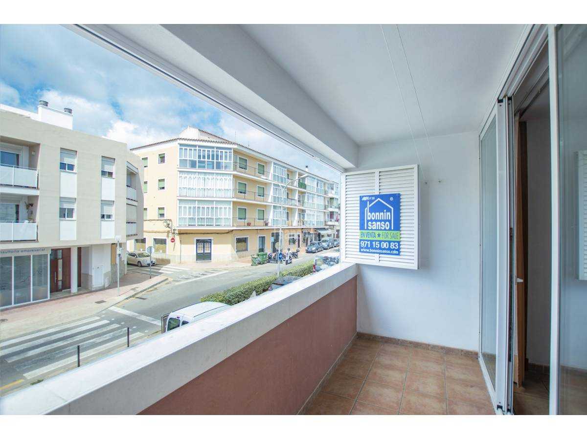 Condominium in San Luis, De Balearen 10137910