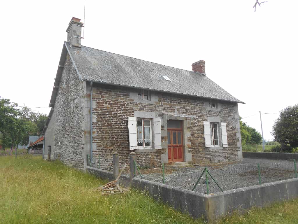 Hus i Isigny-le-Buat, Normandie 10137957