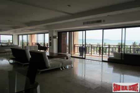 Condominium in Ban Bang Khonthi, Phuket 10138089