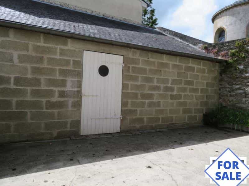 House in Pre-en-Pail, Pays de la Loire 10138568
