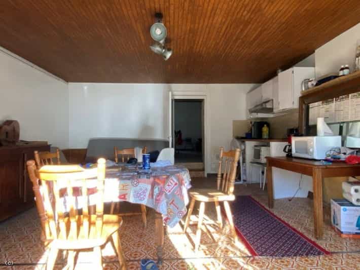 House in Ruffec, Nouvelle-Aquitaine 10138601