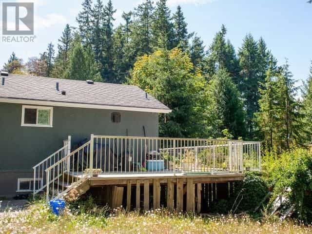 жилой дом в Powell River, British Columbia 10138779