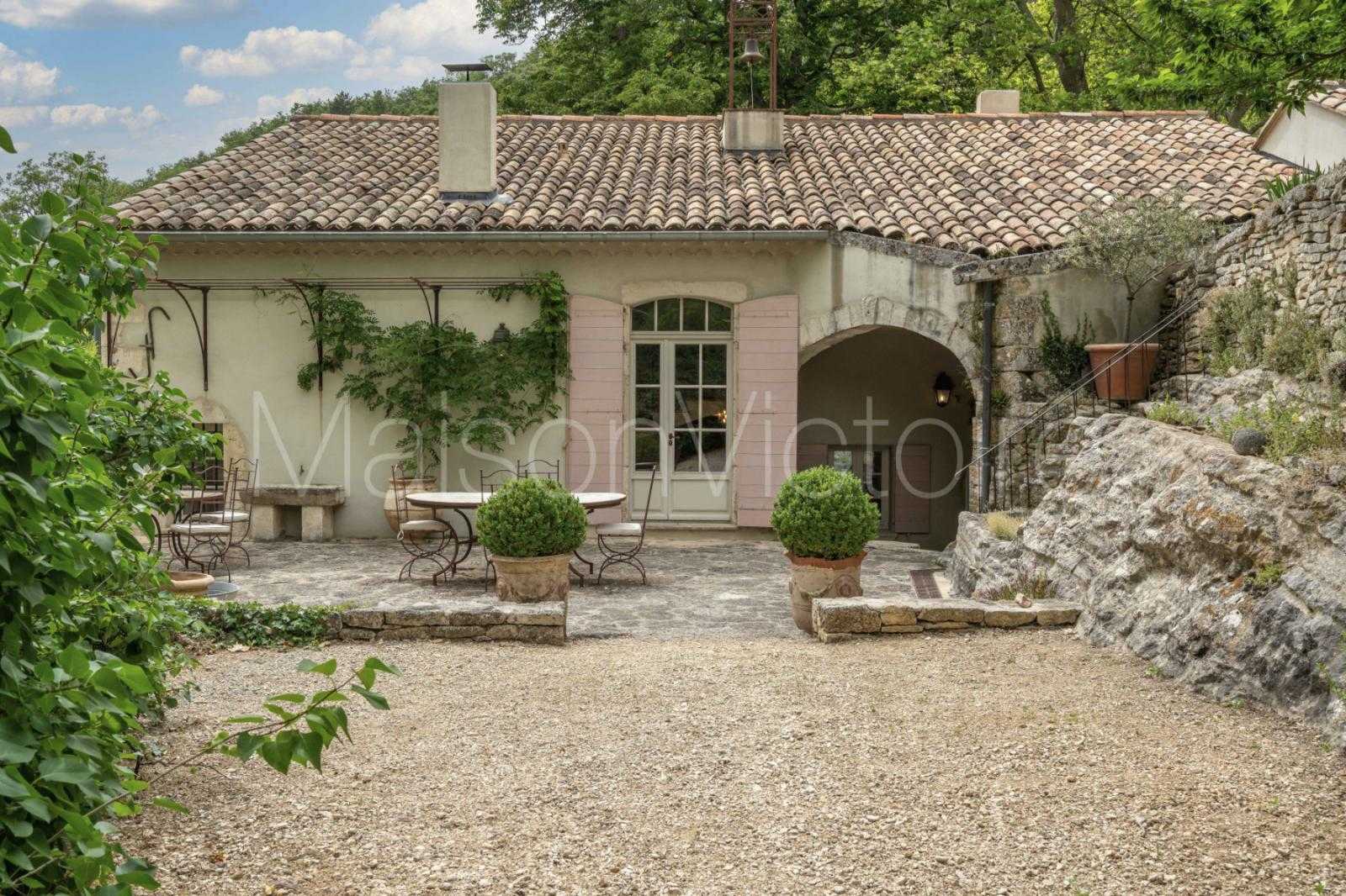 Будинок в Bonnieux, Provence-Alpes-Côte d'Azur 10138896