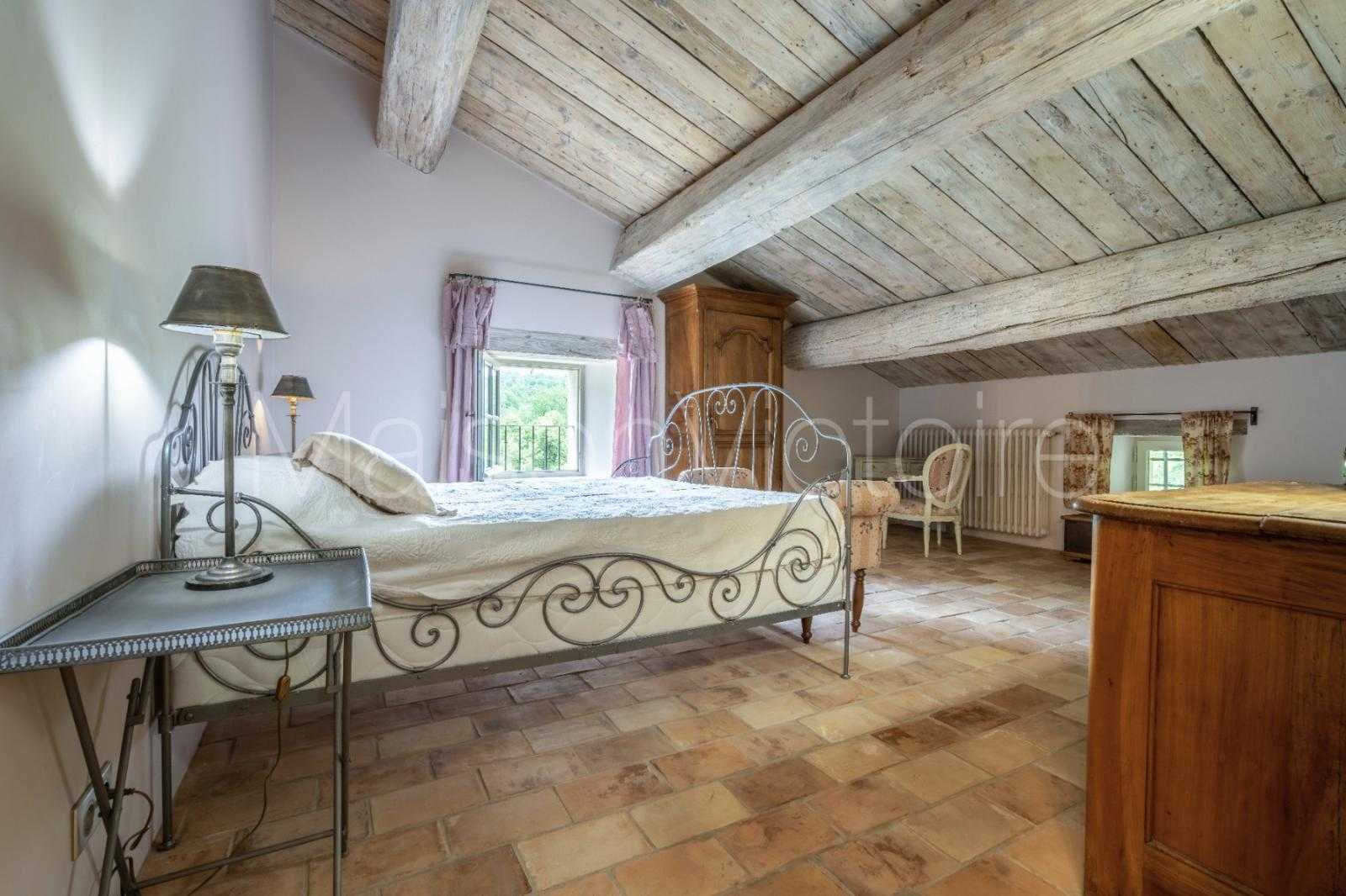 House in Bonnieux, Provence-Alpes-Côte d'Azur 10138896