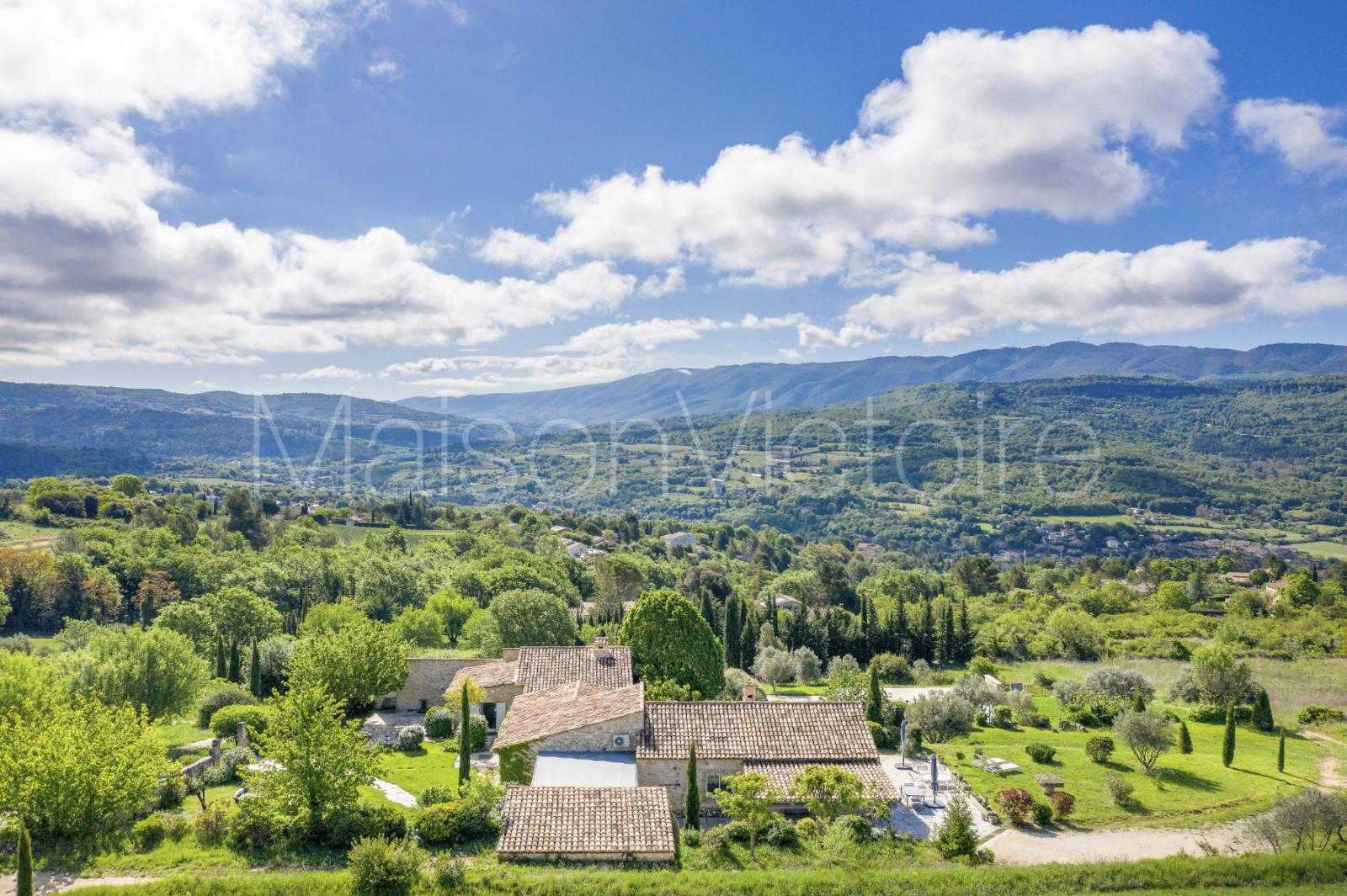 집 에 Apt, Provence-Alpes-Cote d'Azur 10138906