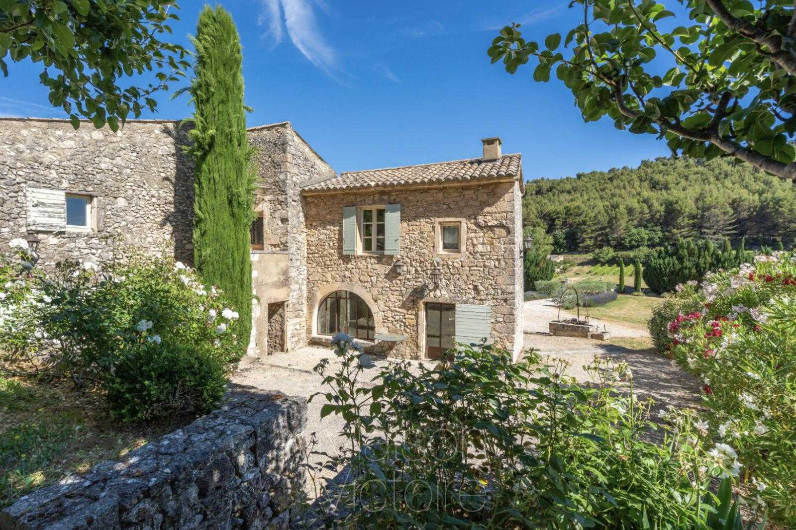 Huis in Ménerbes, Provence-Alpes-Côte d'Azur 10138907