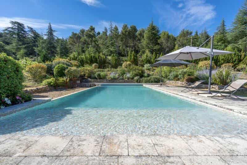 Hus i Menerbes, Provence-Alpes-Cote d'Azur 10138907