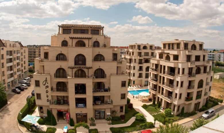 Condominium in Nesebar, Burgas 10139401