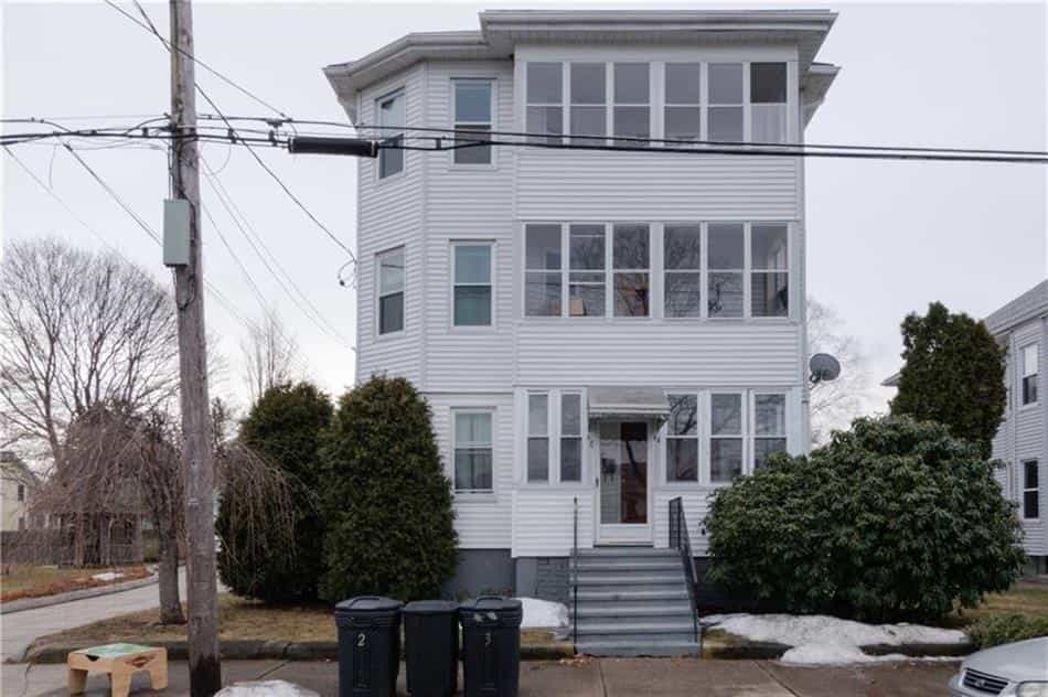 Condominium in Saylesville, Rhode Island 10139521