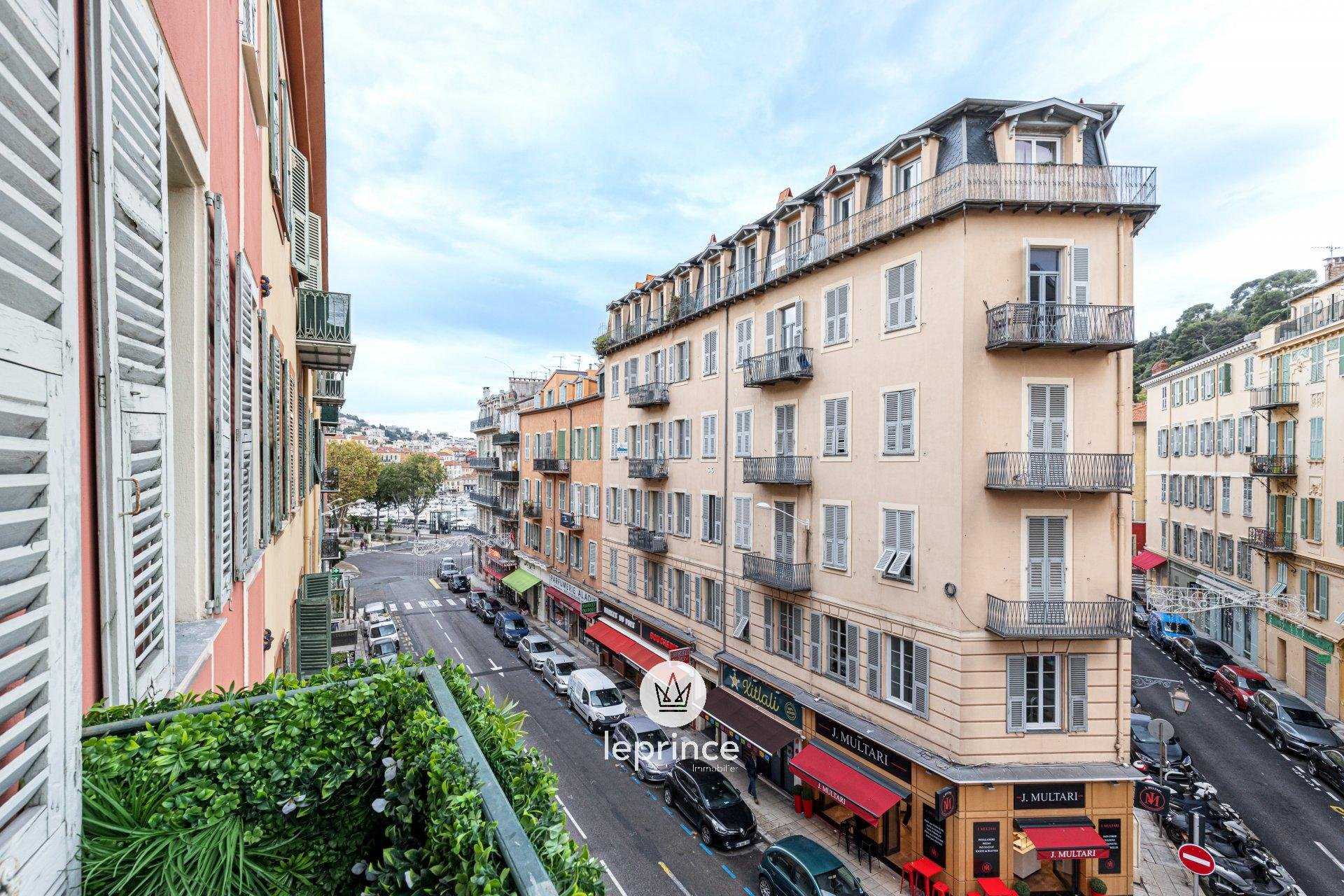 Condominium in Nice, Provence-Alpes-Cote d'Azur 10139706