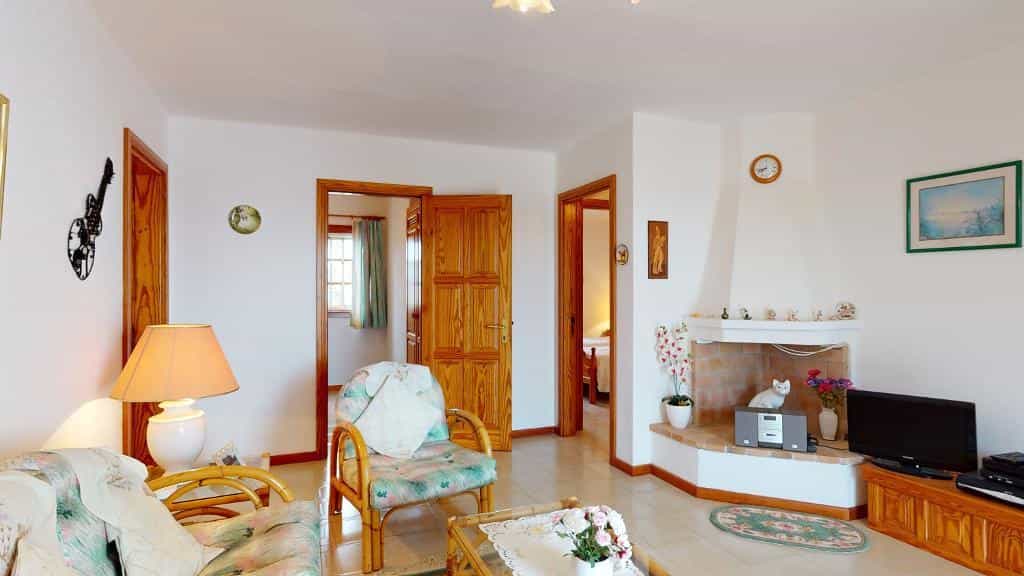 жилой дом в Playa Blanca, Canarias 10139877
