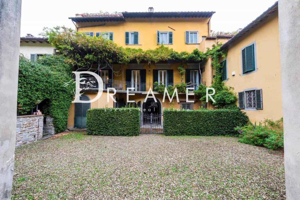 Condominium dans Florence, Tuscany 10139979