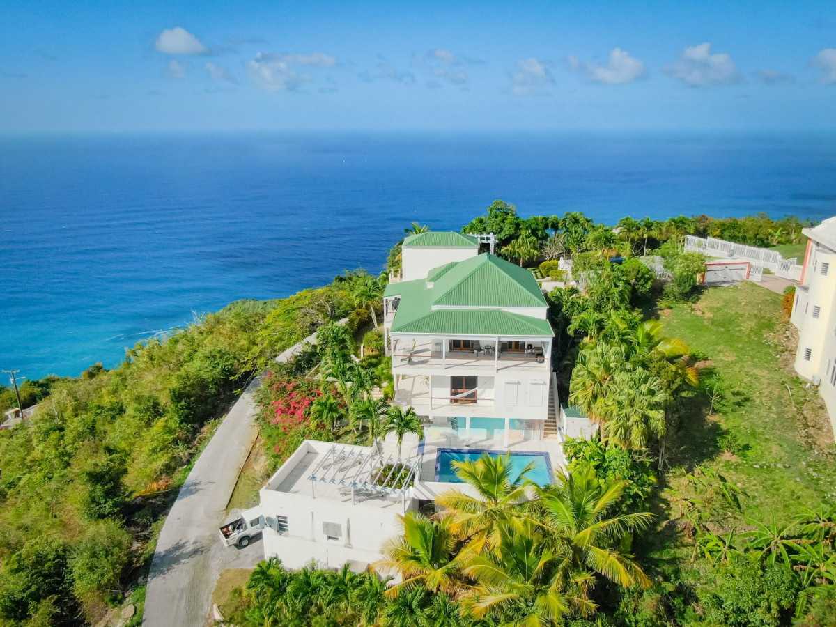 House in Coral Bay, Virgin Islands 10140034