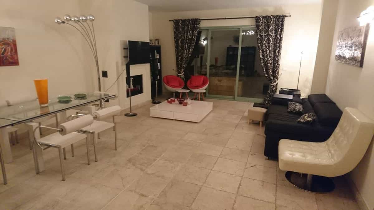 公寓 在 Benahavís, Andalucía 10140343