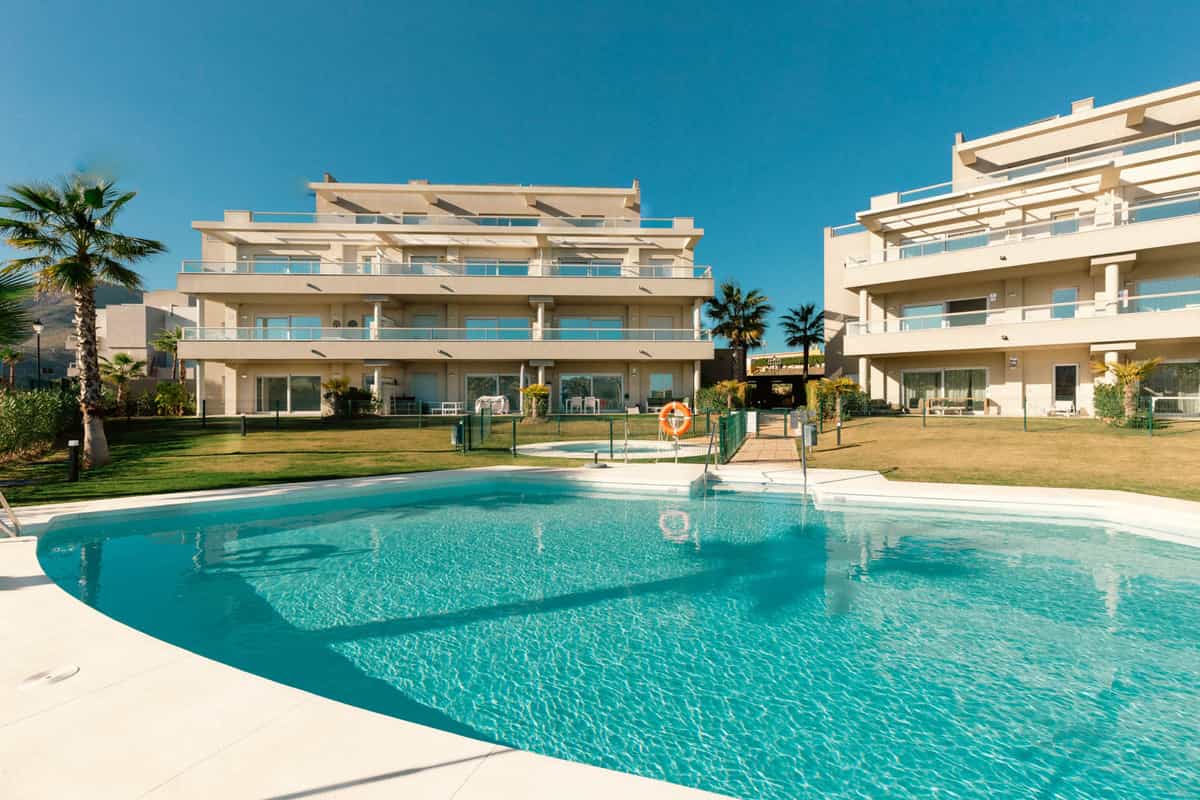 Condominium in Fuengirola, Andalusia 10140701