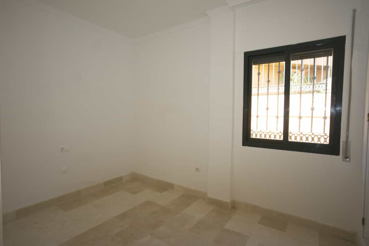 Condominium in Ojen, Andalusia 10140899