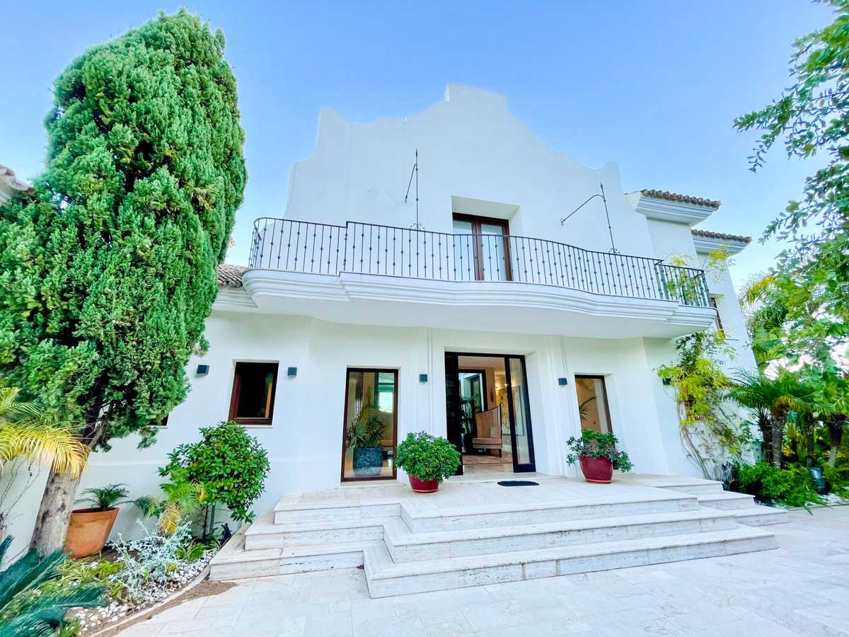 House in Benahavis, Andalusia 10141008