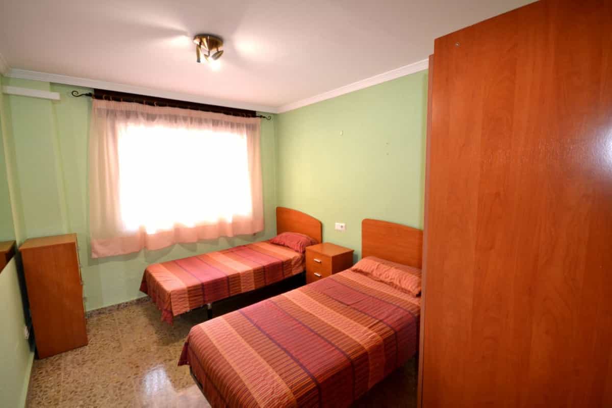 Квартира в Fuengirola, Andalucía 10141110