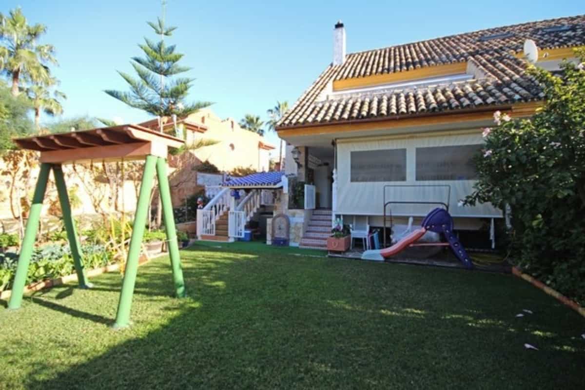 σπίτι σε La Atalaya, Andalucía 10141162