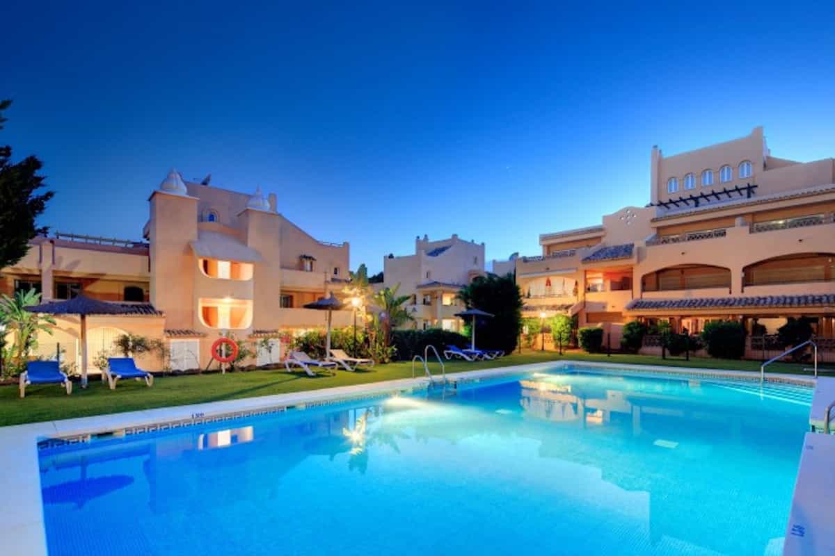 Condominium in Ojen, Andalusia 10141244
