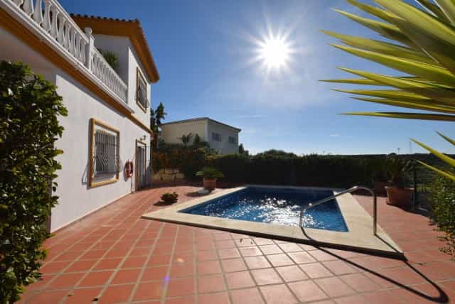 Будинок в Las Lagunas, Andalusia 10141312