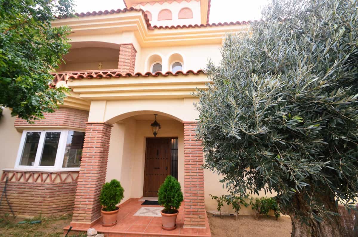 House in Fuengirola, Andalusia 10141430