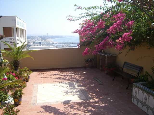Condominium in Marbella, Andalusië 10141694
