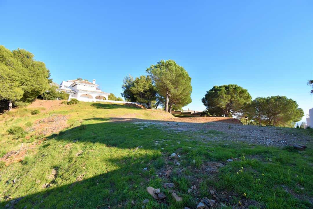 Land in Alhaurin el Grande, Andalusia 10141775