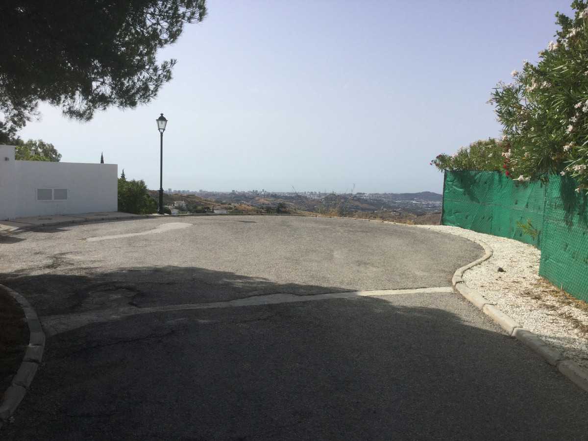 Land in Alhaurin el Grande, Andalusia 10141778