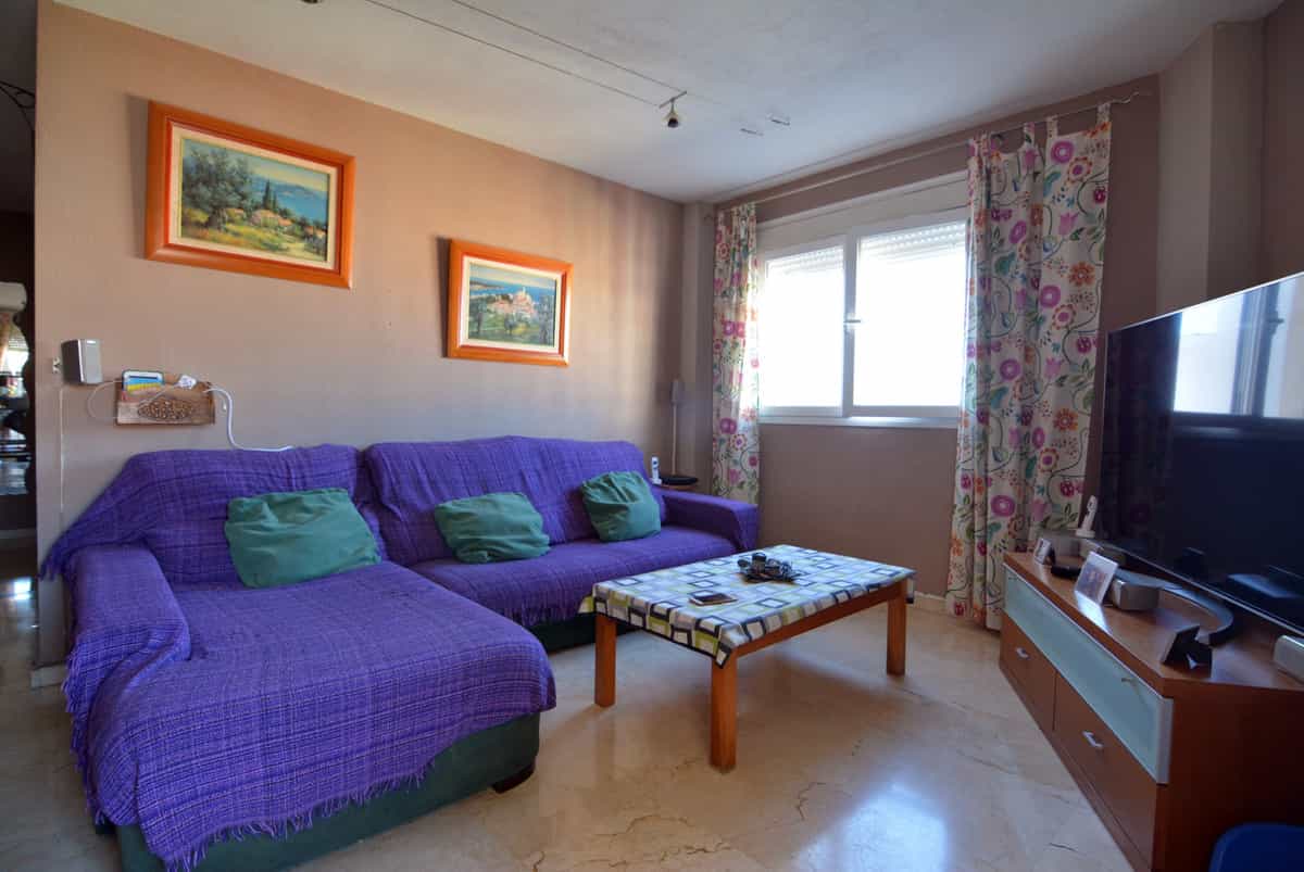 Condominium in Fuengirola, Andalusia 10141824