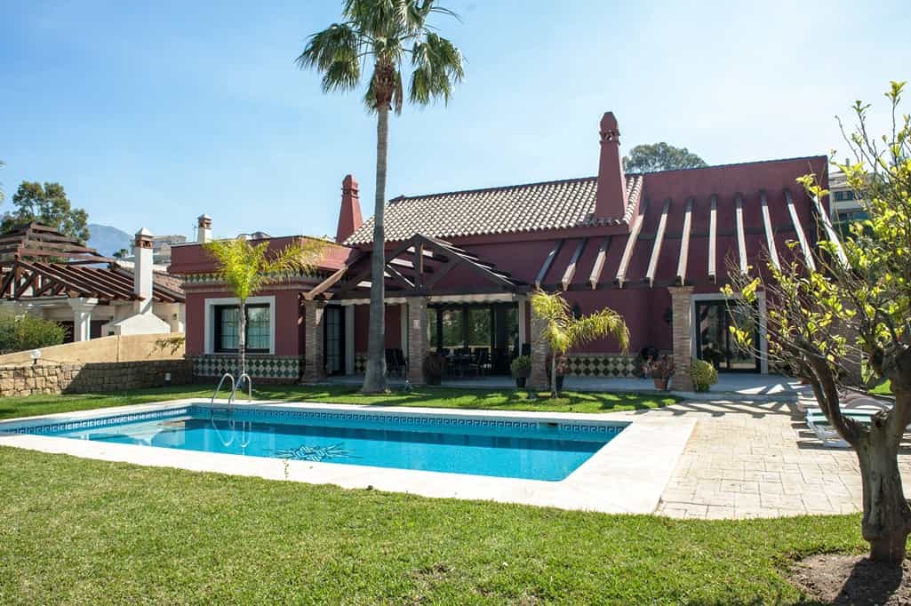 Rumah di Fuengirola, Andalusia 10142145