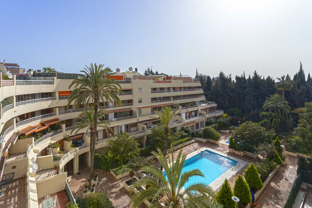 Condominium in Marbella, Andalucía 10142195