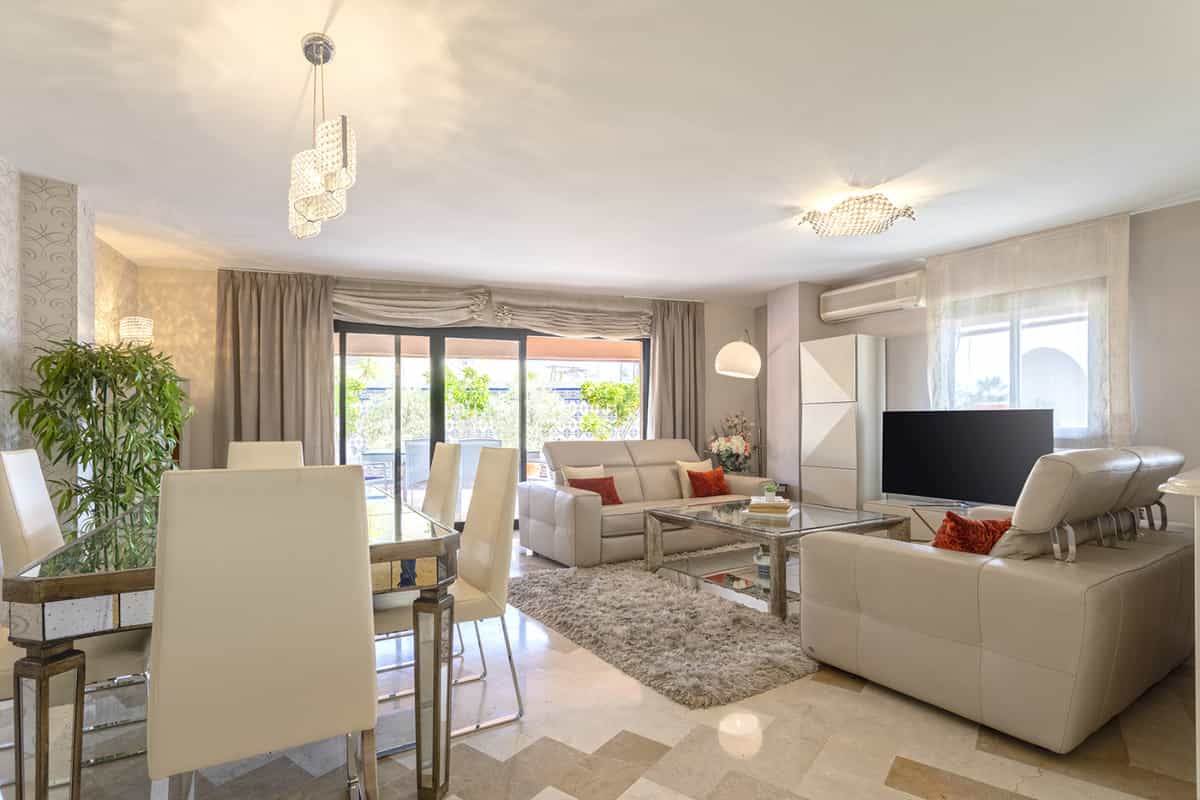 Condominium in Marbella, Andalucía 10142195